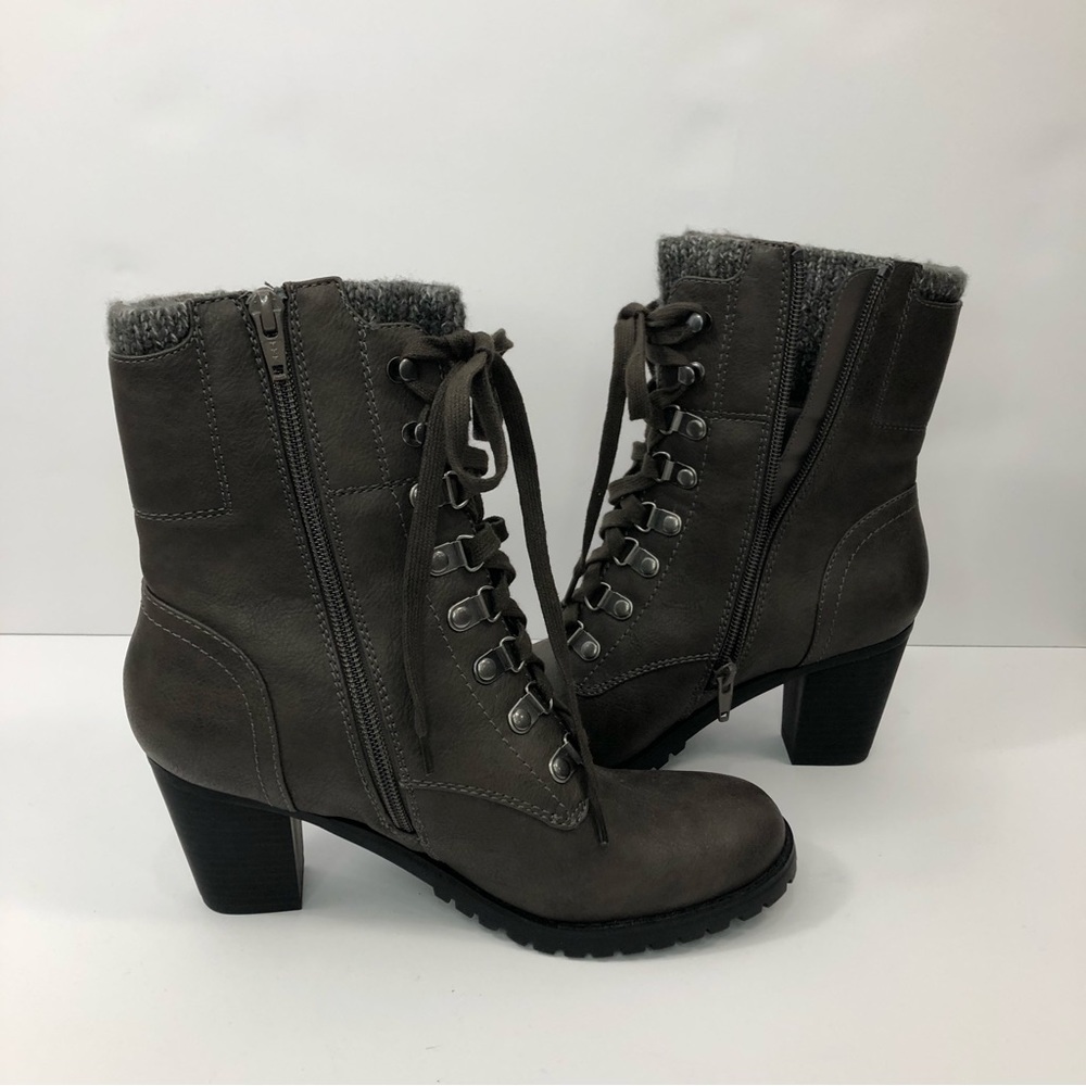 Bass brown heeled boots size 8M style ZEE F16 like new condition